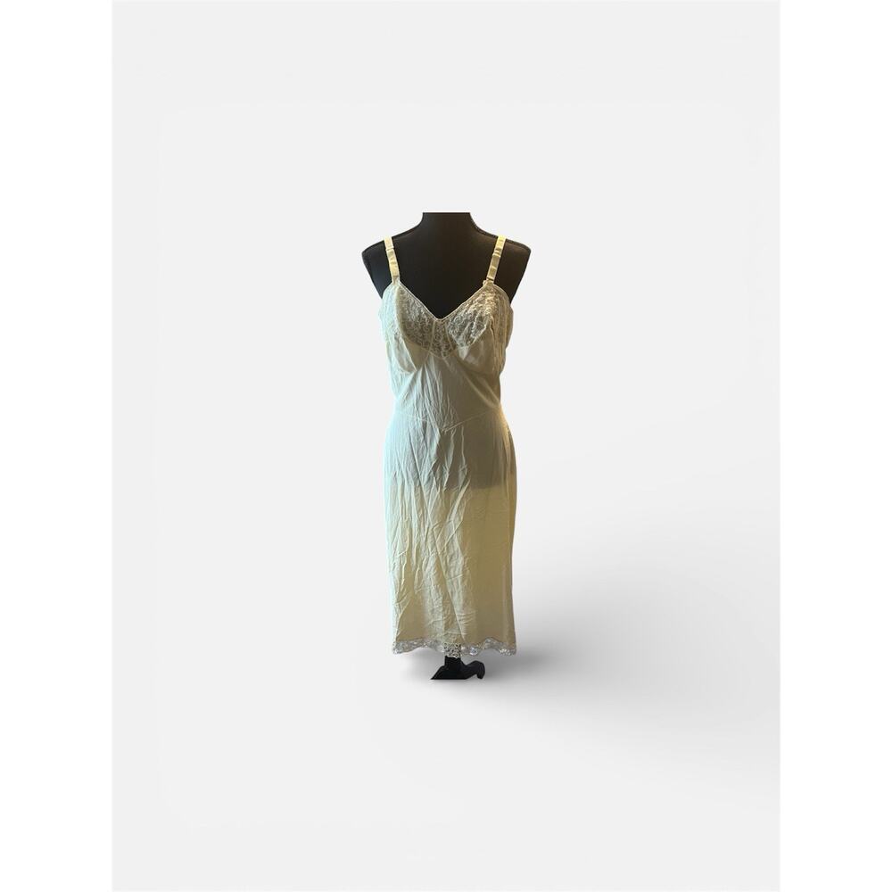 Vintage 60s Pale Yellow Full Slip